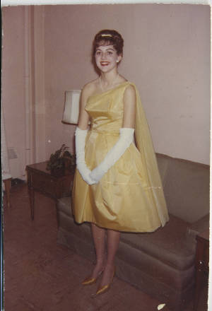momyellowdress.jpg